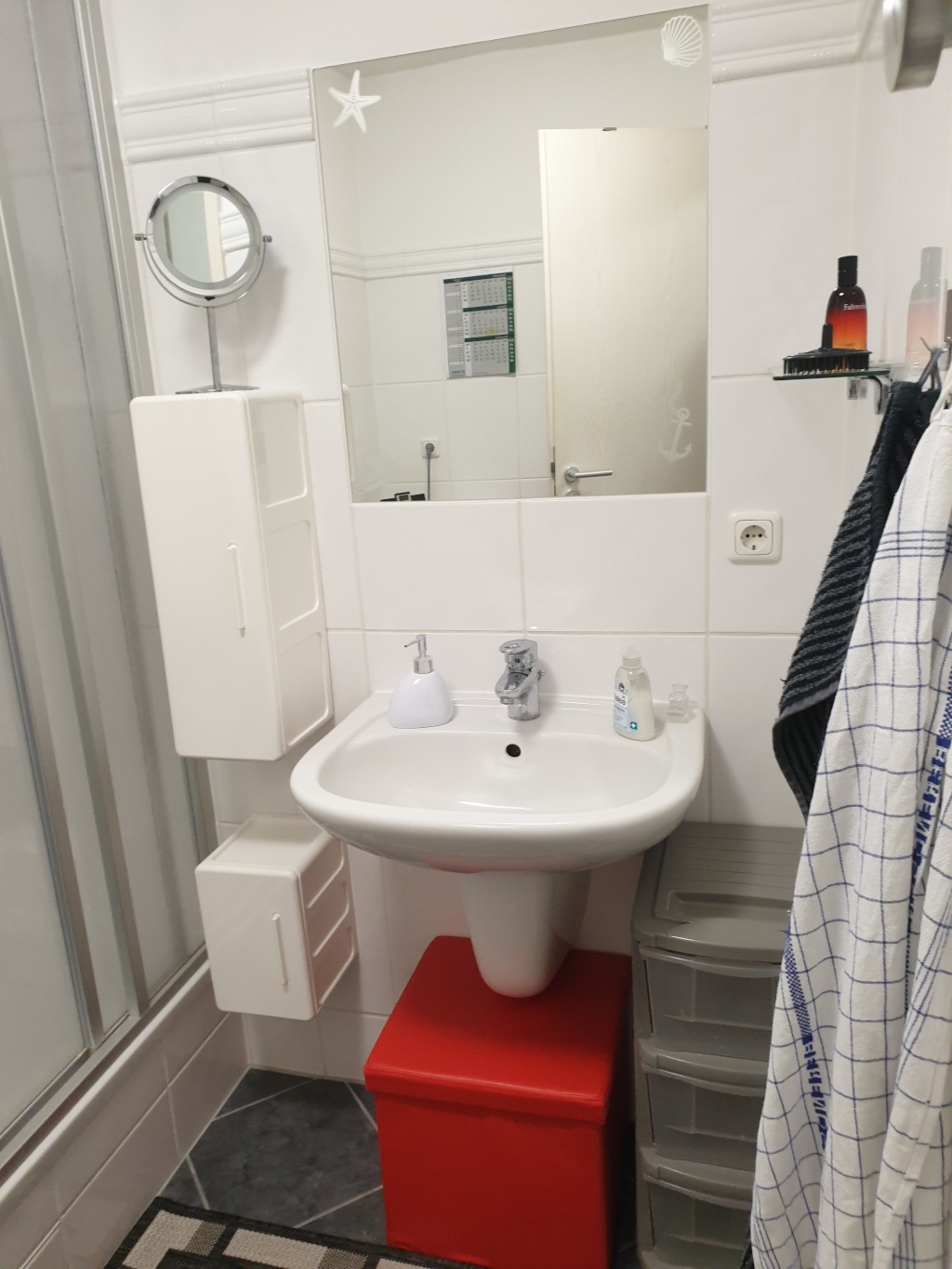 Beste Mitte-Lage, voll möbliert, separates Schlafzimmer und Küche – Hessische Str. 5, 10115 Berlin Mitte – Vorschaubild 9