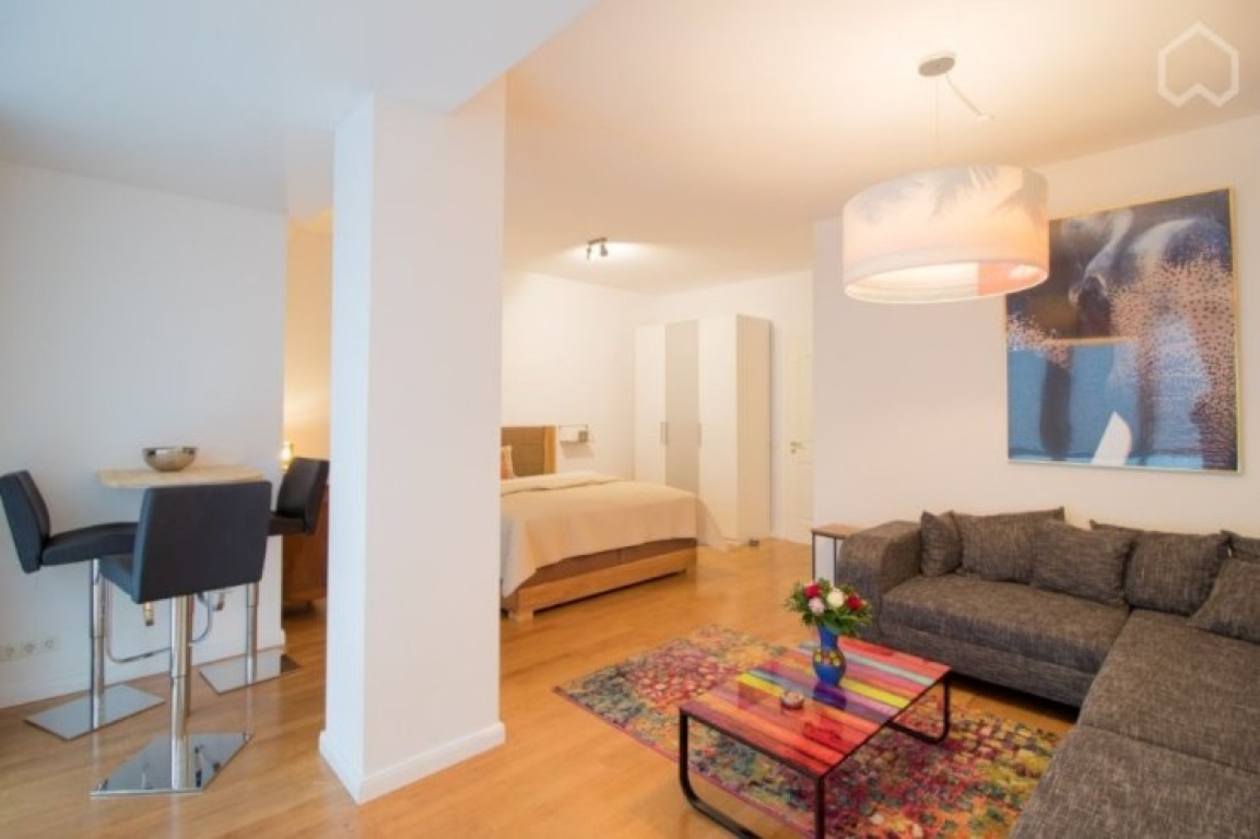 Ganze Wohnung: Innenstadt 80 qm, inkl. Pool/ Fitnessraum/ Sauna, Parkplatz