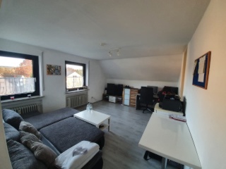 Imagen del anuncio: Sonnig helle 2 Zi Wohnung ca. 40 qm_mit EBK & Gartenmitbenutzung_eigener Stellplatz_ggf. WG-geeignet