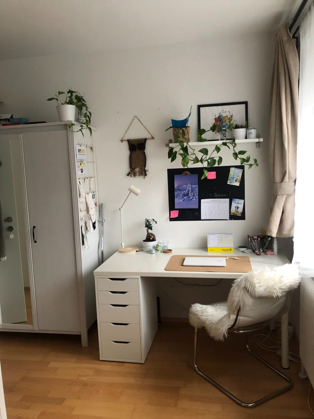 Habitación en WG St. Leonhard Merangasse - Schreibtisch