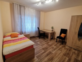 Sankt Augustin - Möbliert, hell, groß: freies Zimmer in netter 4er WG