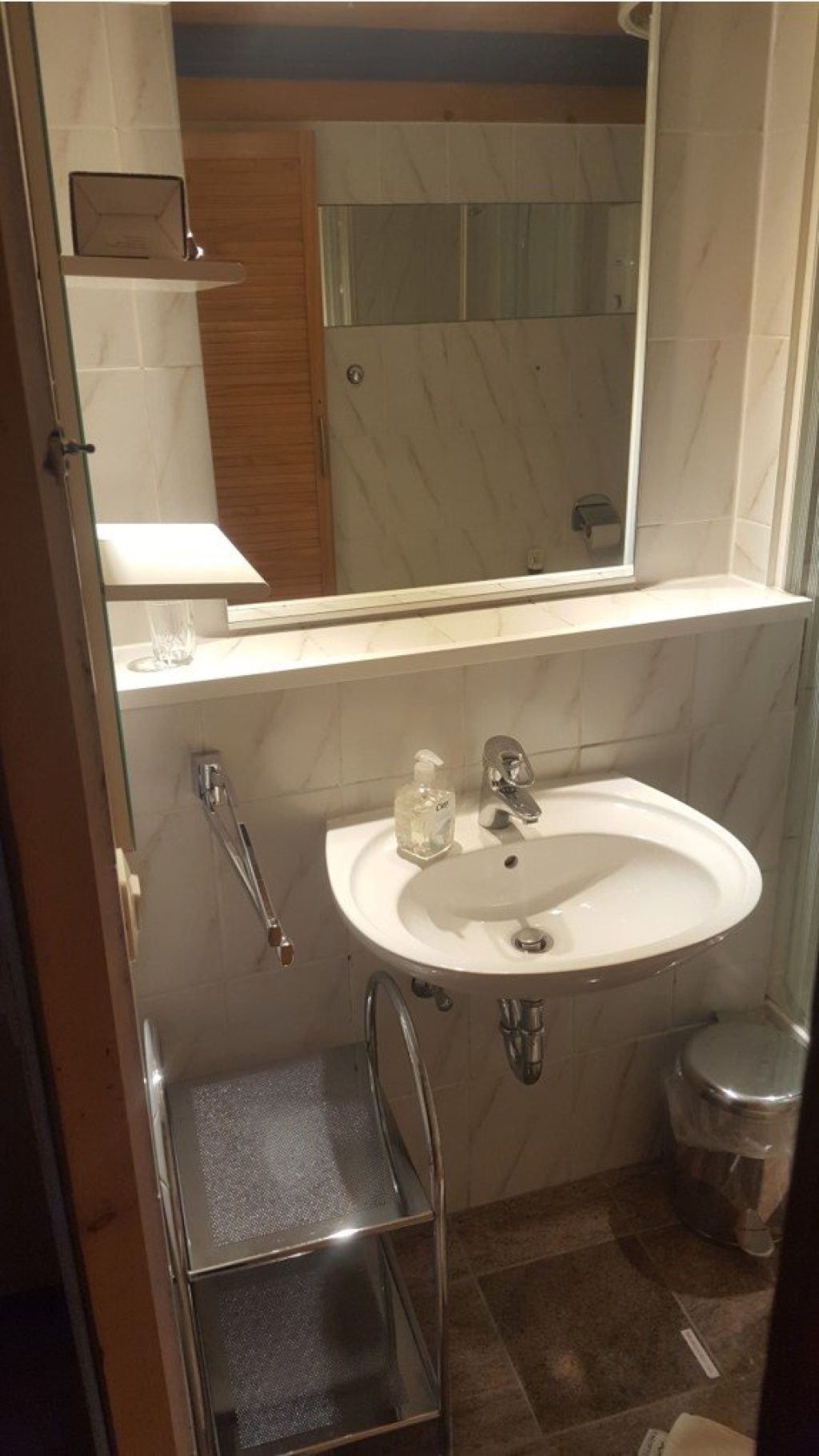 Apartment mit Rheinblick Balkon/möbliert/ab sofort – Deutz-Mülheimer Str., 51063 Köln Mülheim – Vorschaubild 5