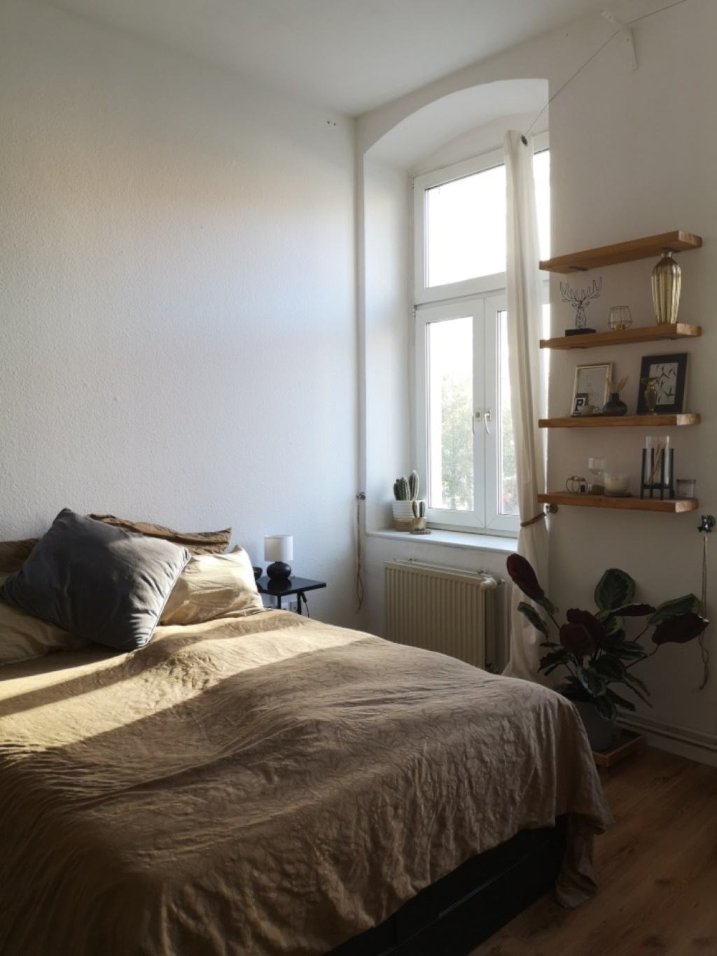 Schöne und sehr helle Altbau-Wohnung in Friedrichshain – Friedenstr., 10249 Berlin Friedrichshain – Vorschaubild 2
