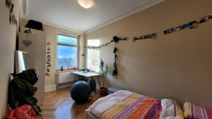 Ad image: Helles WG-Zimmer mit tollen Mitbewohnern und perfekter Lage (alles Lesen bitte)