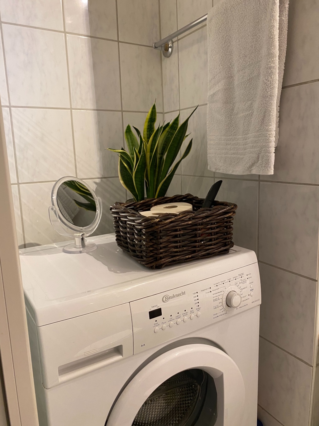 Möbliertes 2 Zimmer Apartment mit Domblick – Graeffstrasse 3, 50823 Köln Neuehrenfeld – Vorschaubild 5