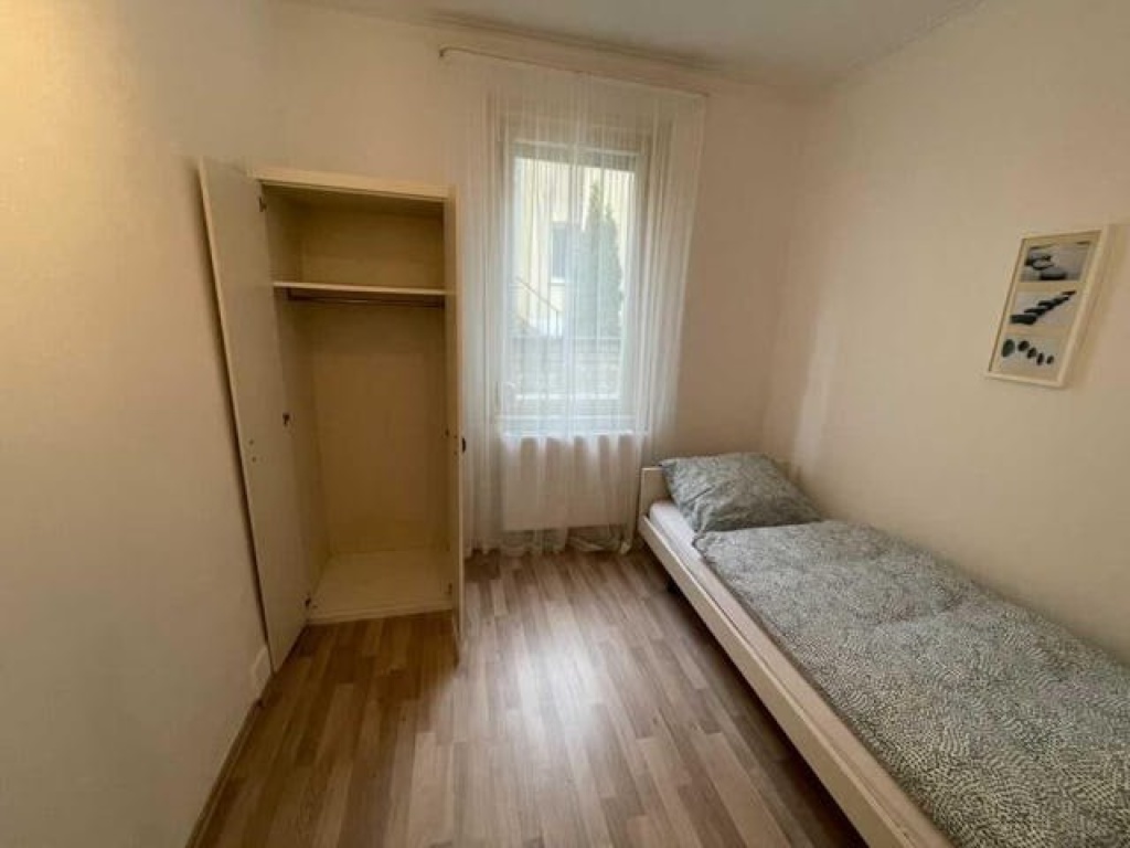 WG-Zimmer Bad Cannstatt Duisburger Str.33 - WG Zimmer Ansicht Türe