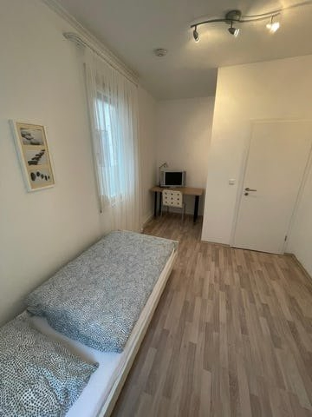 WG-Zimmer Bad Cannstatt Duisburger Str.33 - WG Zimmer Ansicht Fenster