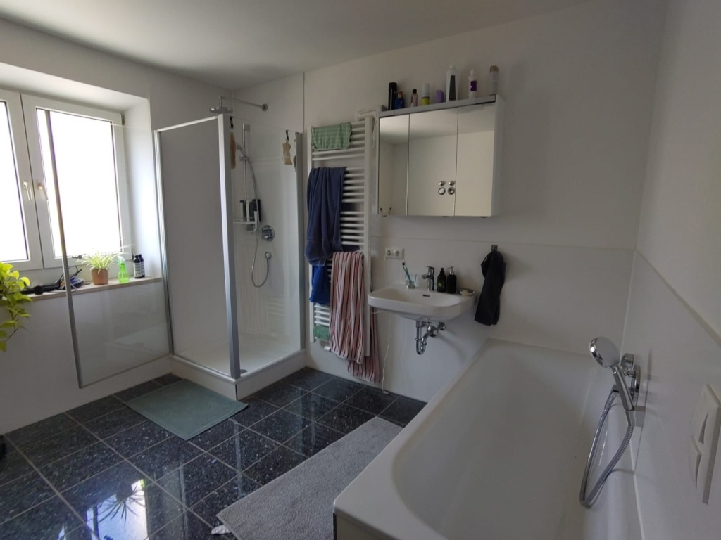 Flatshare Obergiesing-Fasangarten Schloß-Berg-Str. 2 - Bad mit Dusche und Badewanne