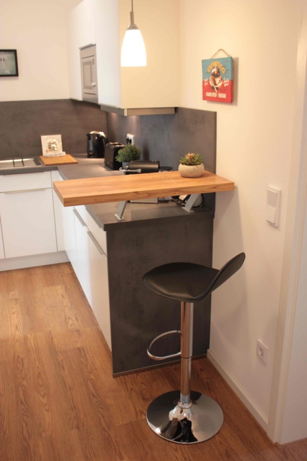 1-Zimmer-Wohnung Galgenberg Furtmayrstraße 4 - Küche mit Bar