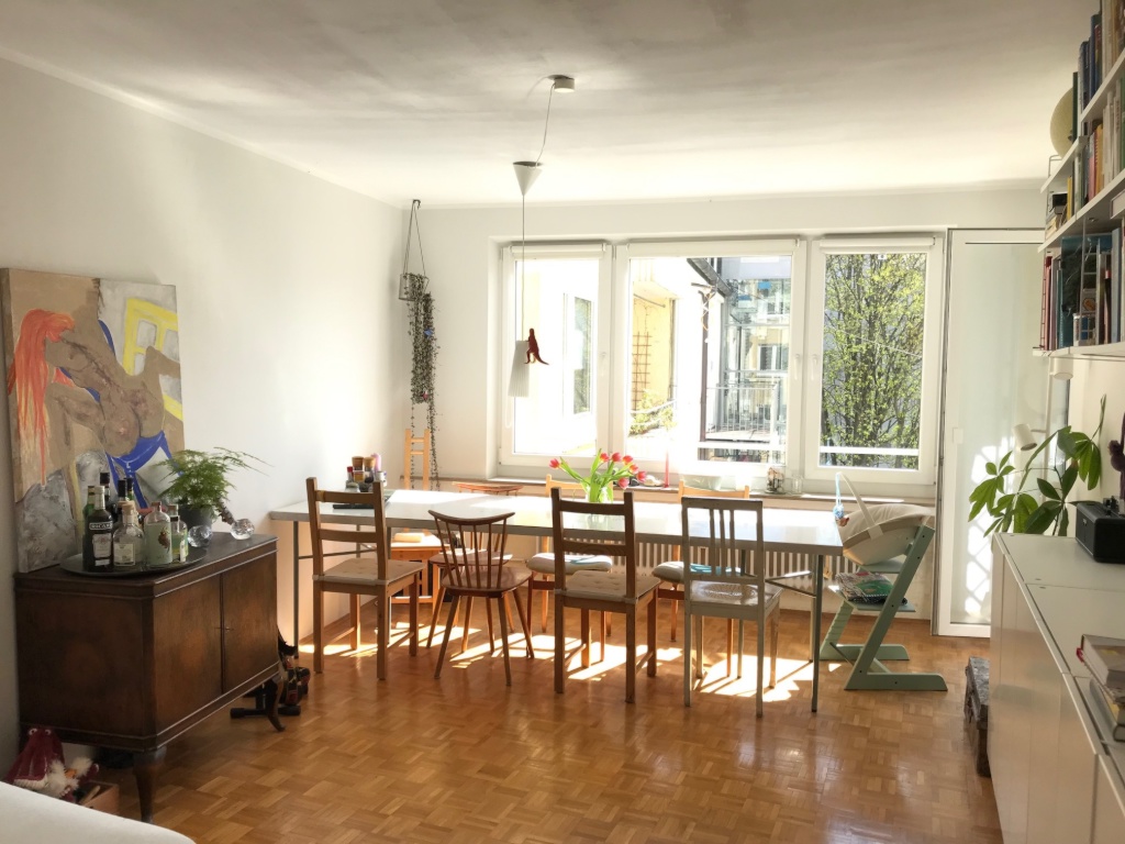 Apartamento Schwabing-West Krumbacherstr. - Wohnzimmer, Südseite, Tür zum Balkon