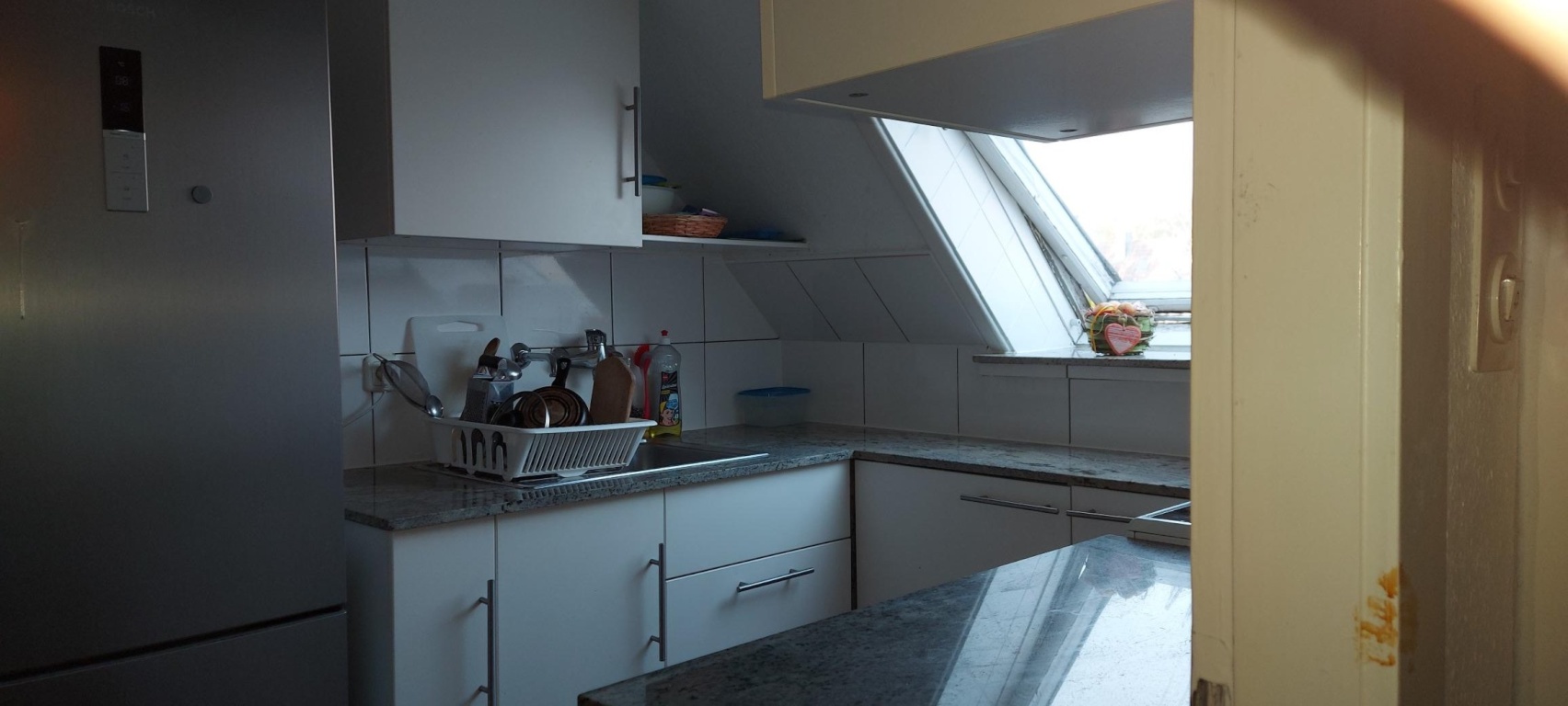 ca. 10q m WG- Zimmer möbliert