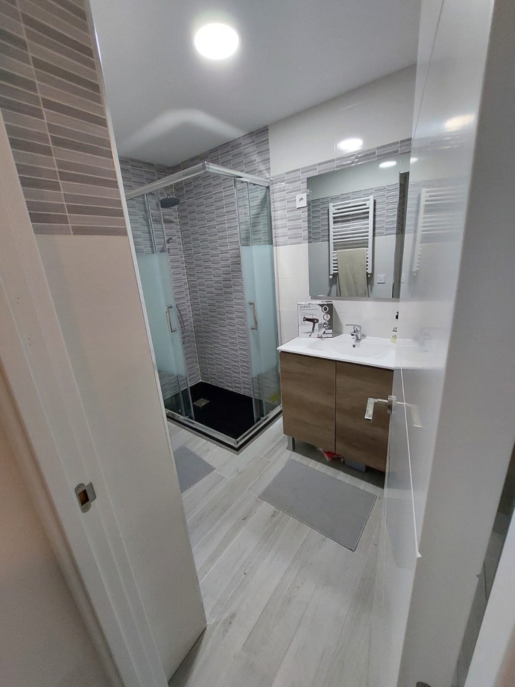 Habitación en WG RENFE-Haltestelle Doce de Octubre - Usera c/Tomelloso 51 - Bad 2