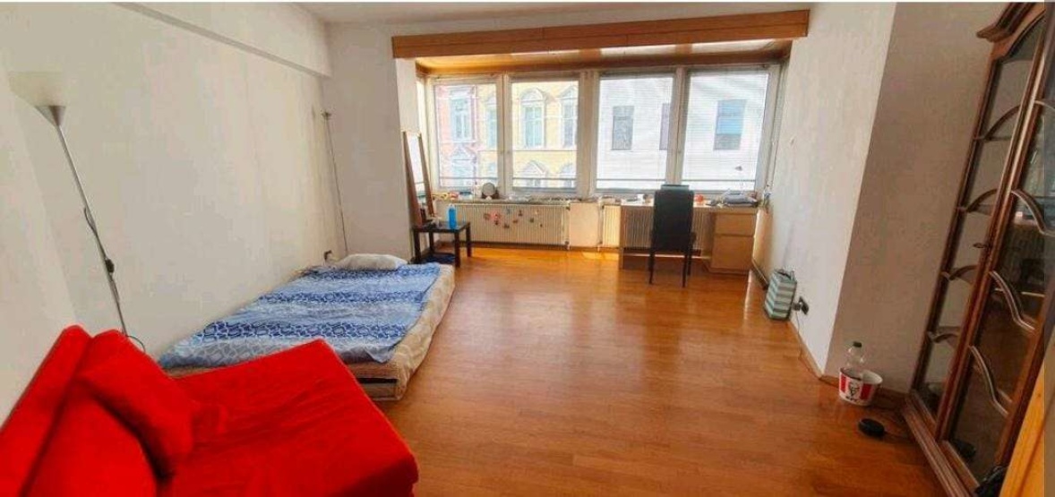 Fully furnished room for rent starting as soon as possible. In a 3