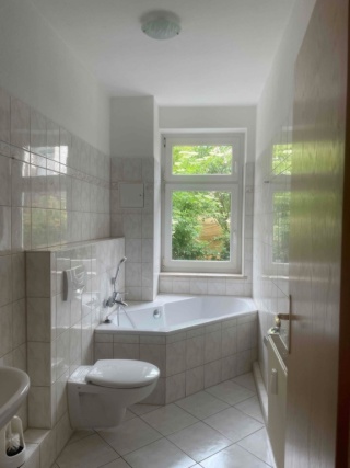 Anzeigenbild: Helle, vollmöblierte 1-Zimmer-Wohnung in ruhiger Lage.