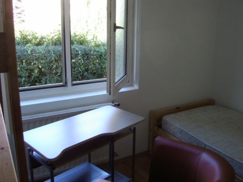 Habitación en WG Zell Zellerburgstraße - Dein Zimmer