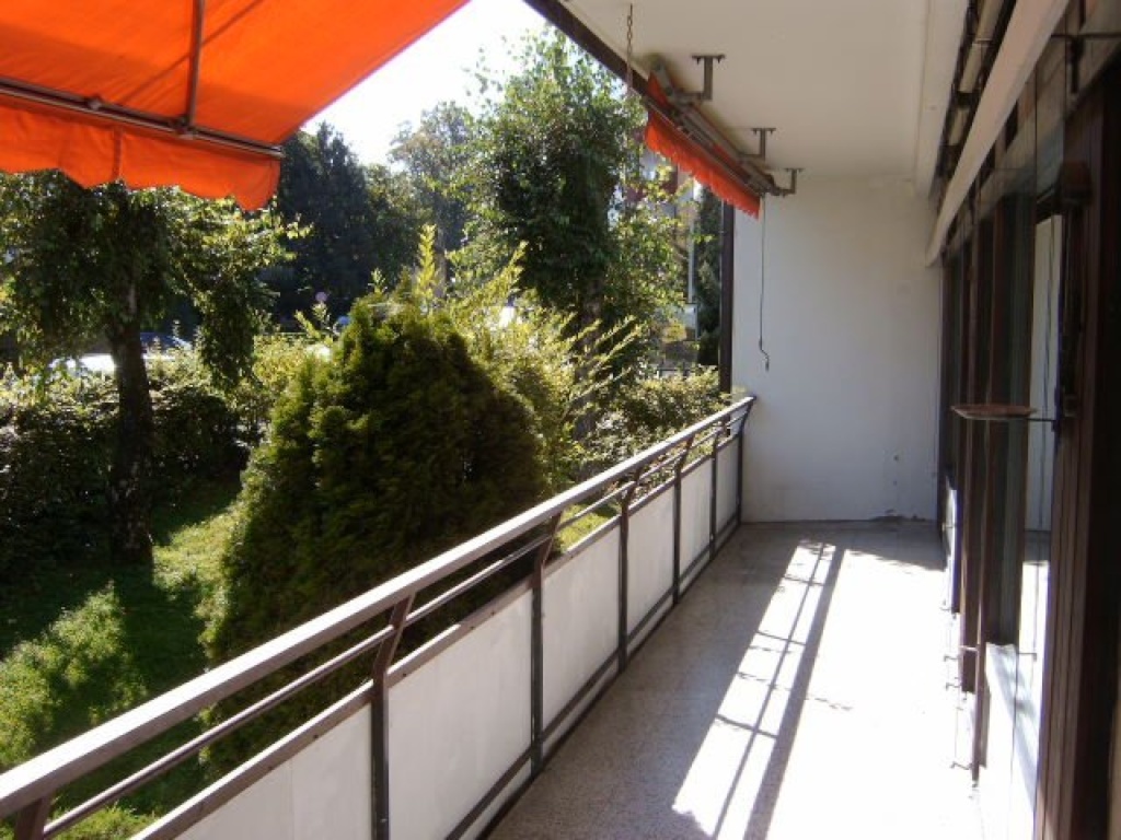 Habitación en WG Zell Zellerburgstraße - Großer Balkon