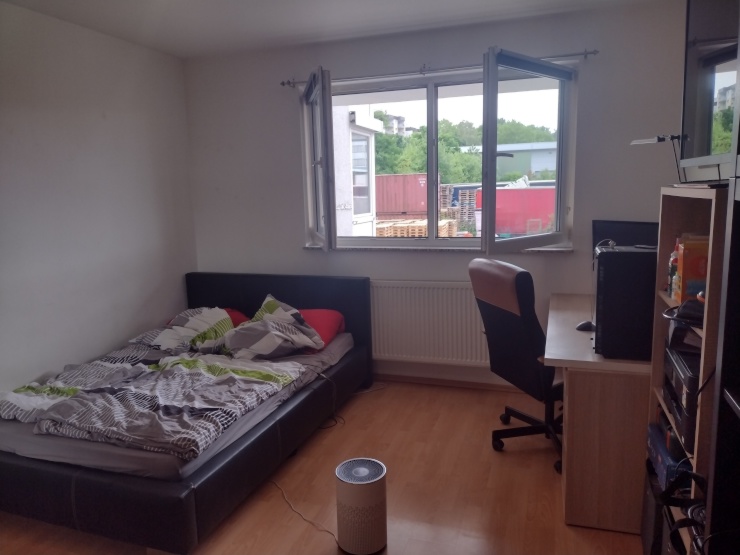 3er WG, Zimmer unmöbliert, Nähe zur Uni und öffentlichen Anbindungen ...