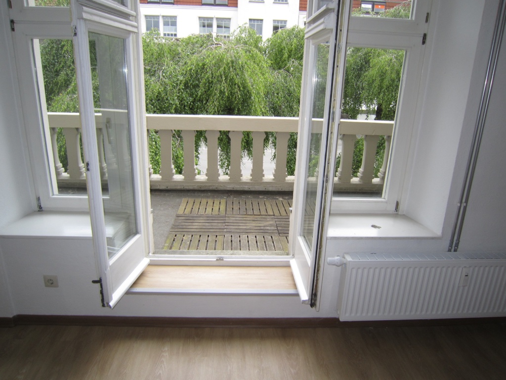 1-Zimmer-Wohnung Innenstadt Lagesche Straße - Zugang zum Balkon vom Zimmer