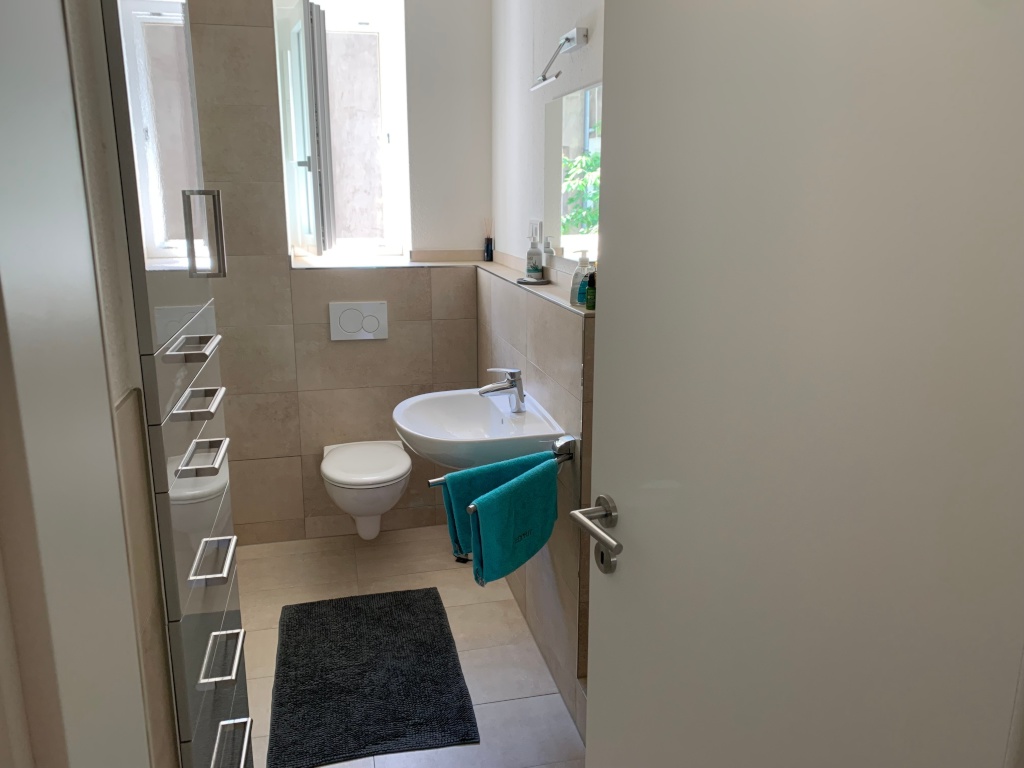 WG-Zimmer Oberbilk Ellerstraße 71 - Bad 1