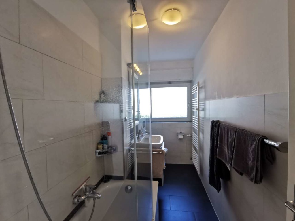 WG-Zimmer Westend-Süd Guiollettstraße - Bad