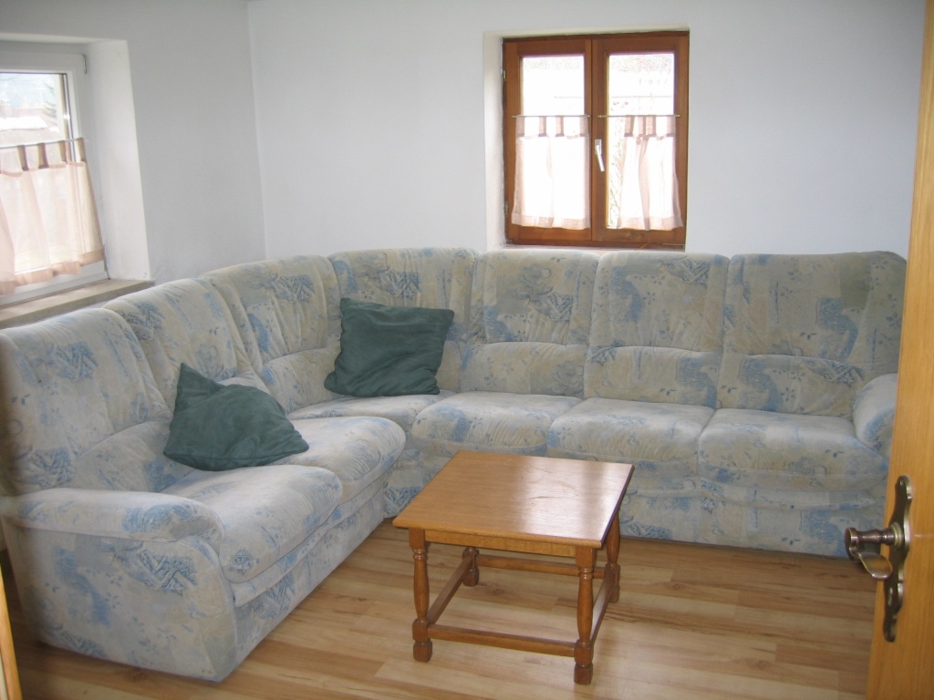 Habitación en WG Adlkofen Dorfstr. 9 - Auenthalts-TV-Zimmer