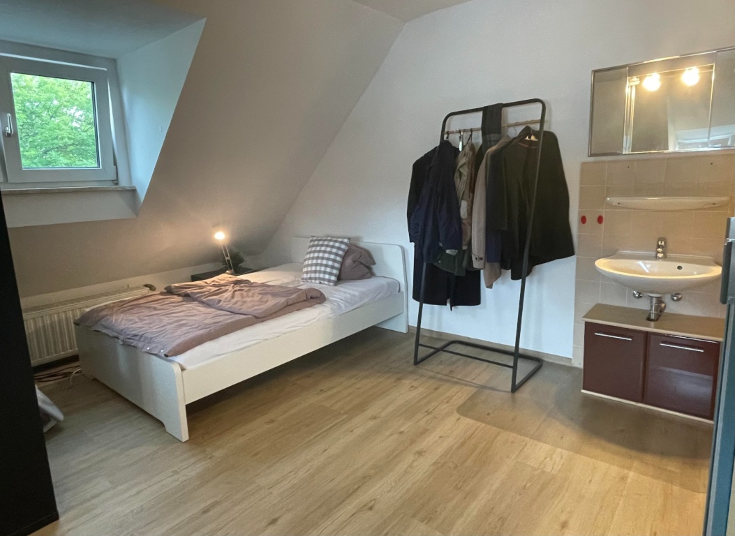 WG-Zimmer City Bürgerreuther Straße 31 - Eines unserer Zimmer aus dem Dachgeschoss.