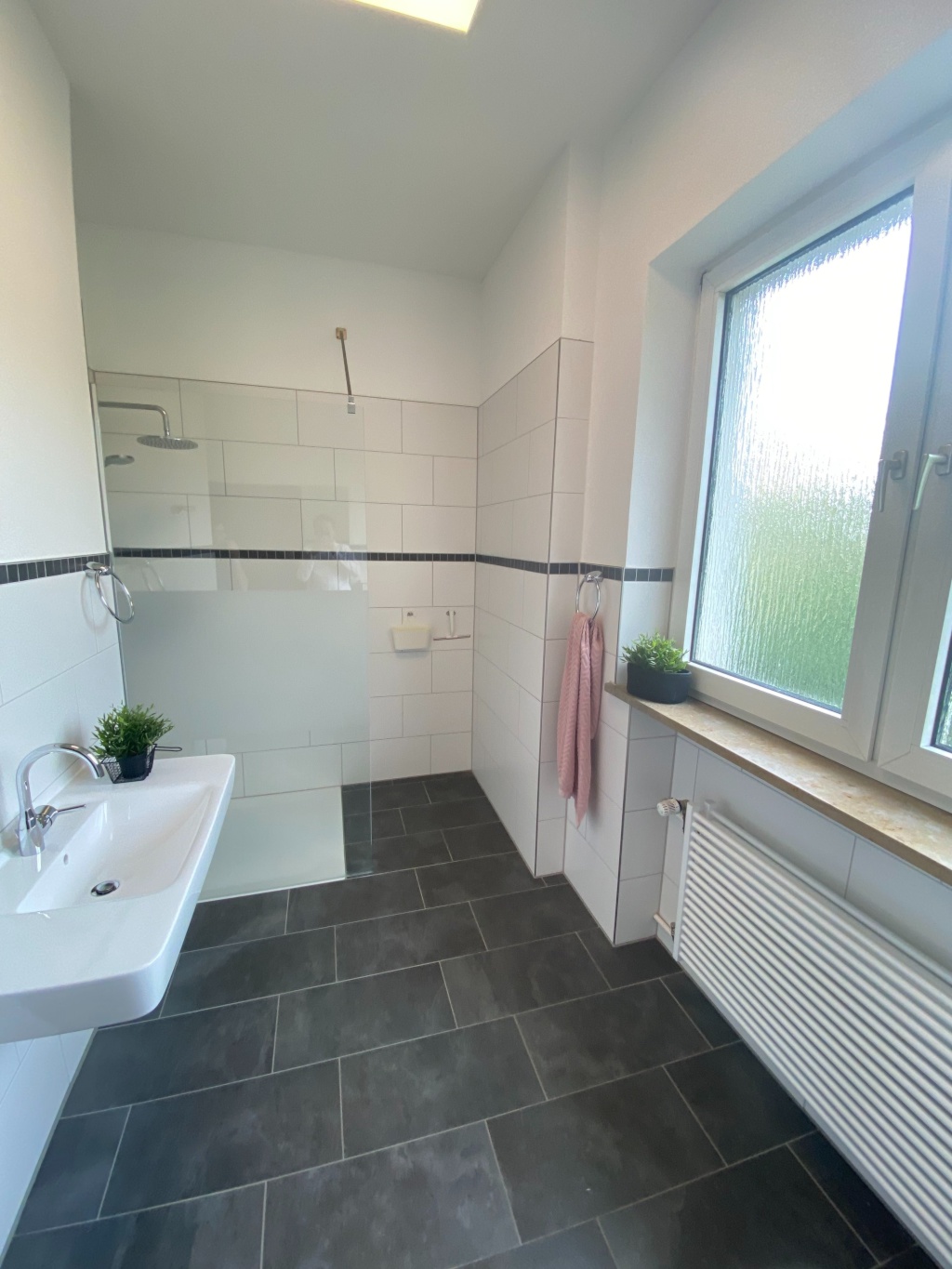 WG-Zimmer City Bürgerreuther Straße 31 - Unser neues Bad im ersten Obergeschoss.