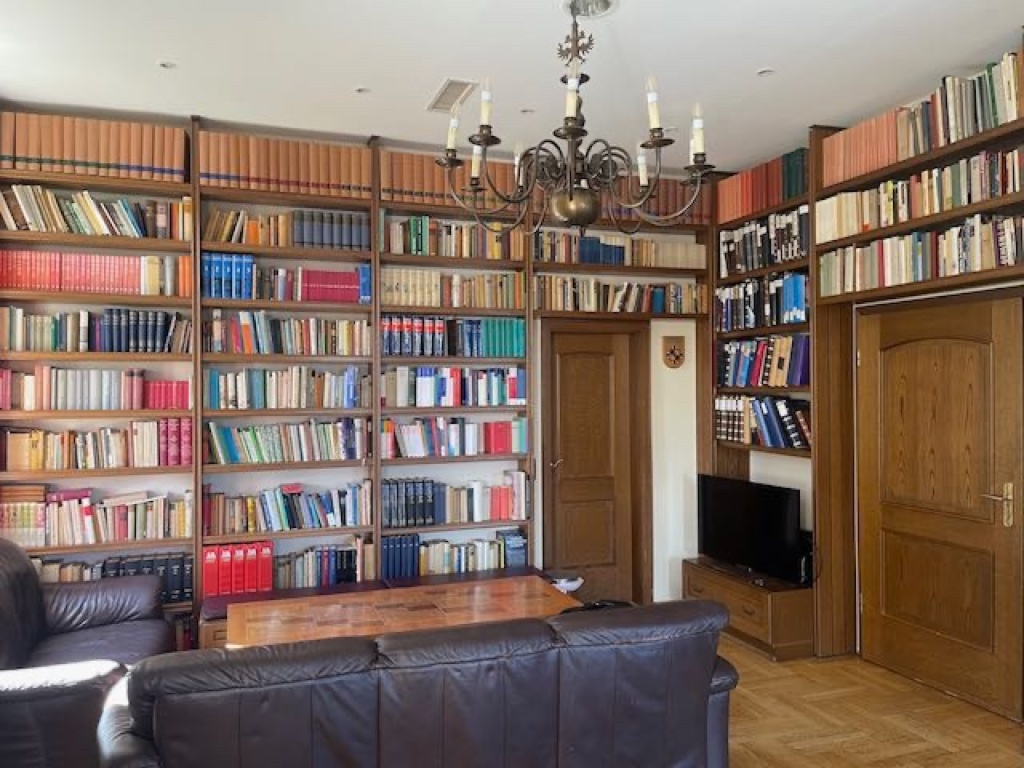 Flatshare Wiehre Mercystraße 16 - (Fach-) Bibliothek