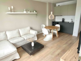 Voll möbliertes, saniertes Appartement mit Balkon zum Garten
