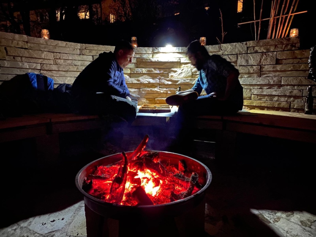 Sonniges Wohlfühl-Apartment, möbliert: Oase in S-Süd mit viel Grün, raffiniertem Schnitt, Sonnenterrasse, Grillmöglichkeit im Garten, Feuerstelle für Treffen mit Freunden, überdachtem Fahrradabstellplatz – Engelboldstr., 70569 Stuttgart Süd – Vorschaubild 4