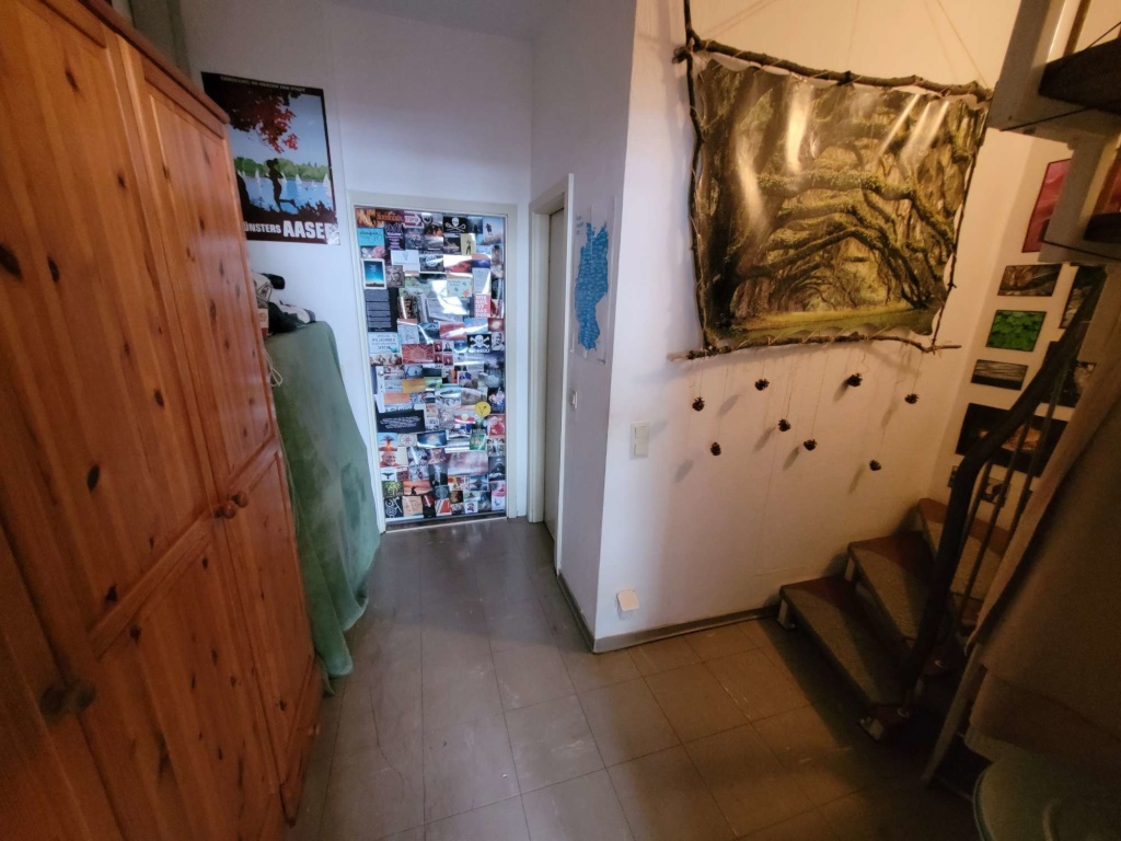 WG-Zimmer Tiergarten Körnerstr 26 - Flur unten & Tür zu deinem Zimmer