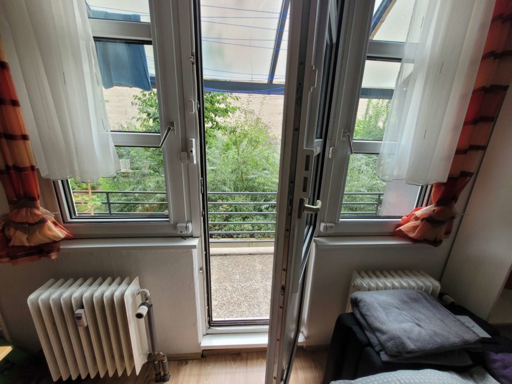 WG-Zimmer Tiergarten Körnerstr 26 - Tür zum Innenhof