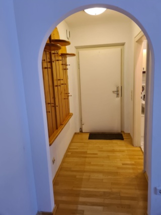 Ad image: Ruhige, helle 2-Zi Wohnung ab 01.10.frei! TOP Lage 5 min.zu TH, zum See!
