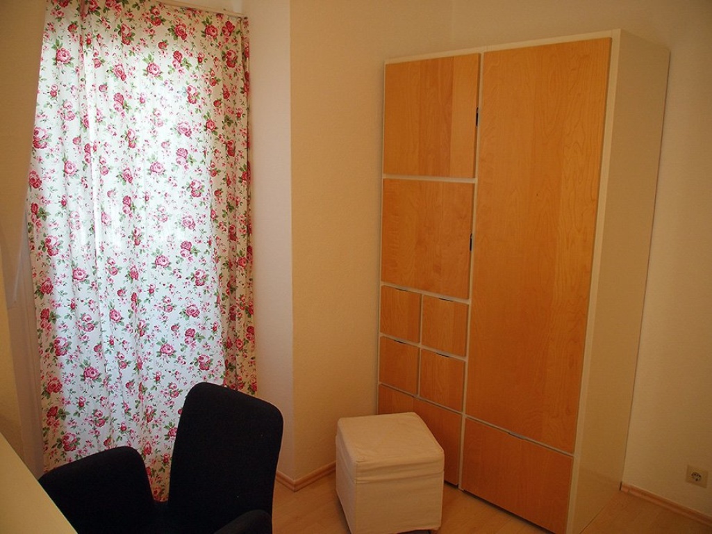 WG-Zimmer West Scheffelstr. 23 - Schrank
