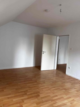 Imagen del anuncio: Zentral gelegene 2 Zimmerwohnung, hell mit neuem Bad + Einbauküche