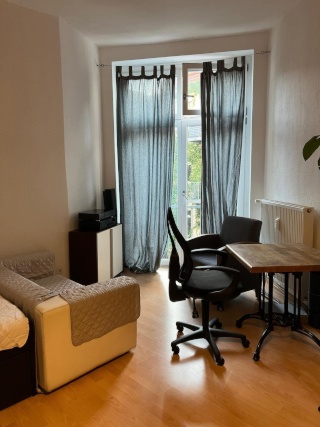 Schöne, schöne Wohnung mit schönen Nachbarn im Zentrum von Prenzlauer Berg-Helmut Platz Berlin — photo 1