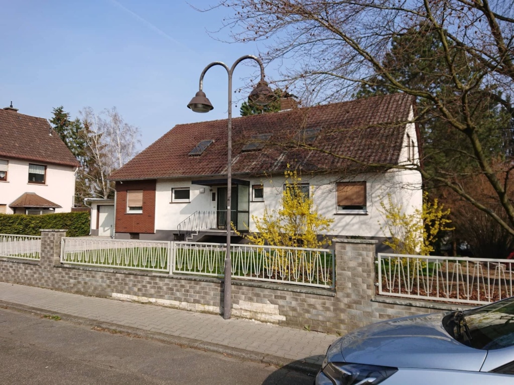 4+ Wohnung in freistehendem Haus mit Garten zu vermieten. Ideal für Studi-WG !