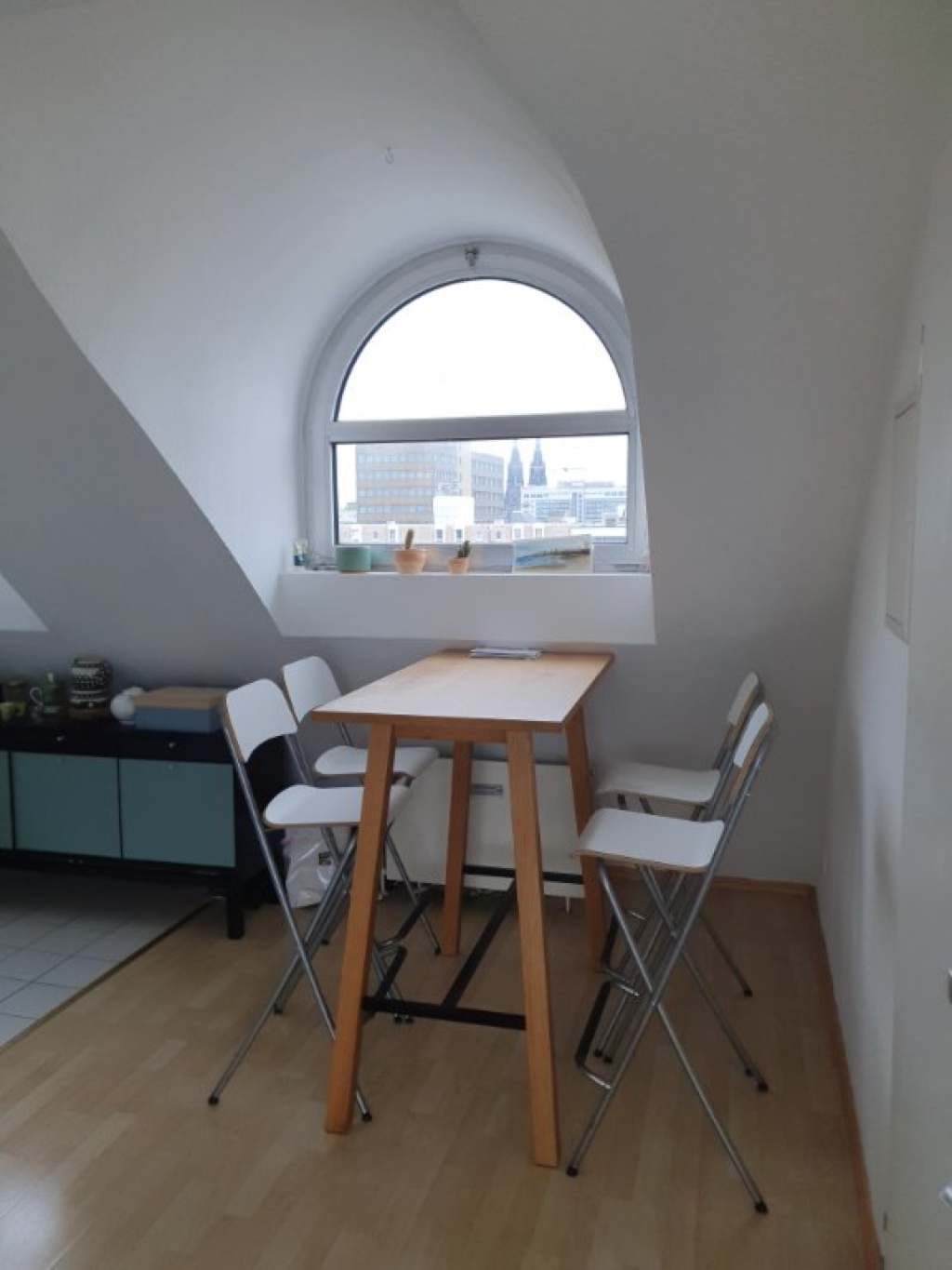 Helle Wohnung mit Balkon mitten im Belgischen Viertel zur Zwischenmiete – Brabanter Str., 50672 Köln Belgisches Viertel – Vorschaubild 4