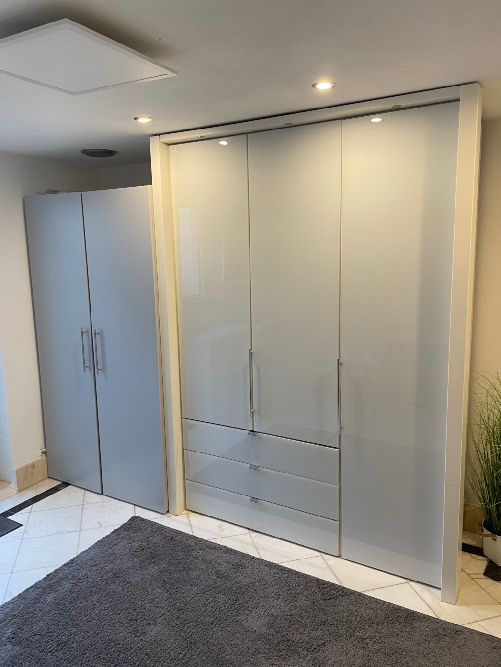 1-Zimmer-Wohnung Allach-Untermenzing Ganzenmüllerstrasse 28 - Küche und Schrank