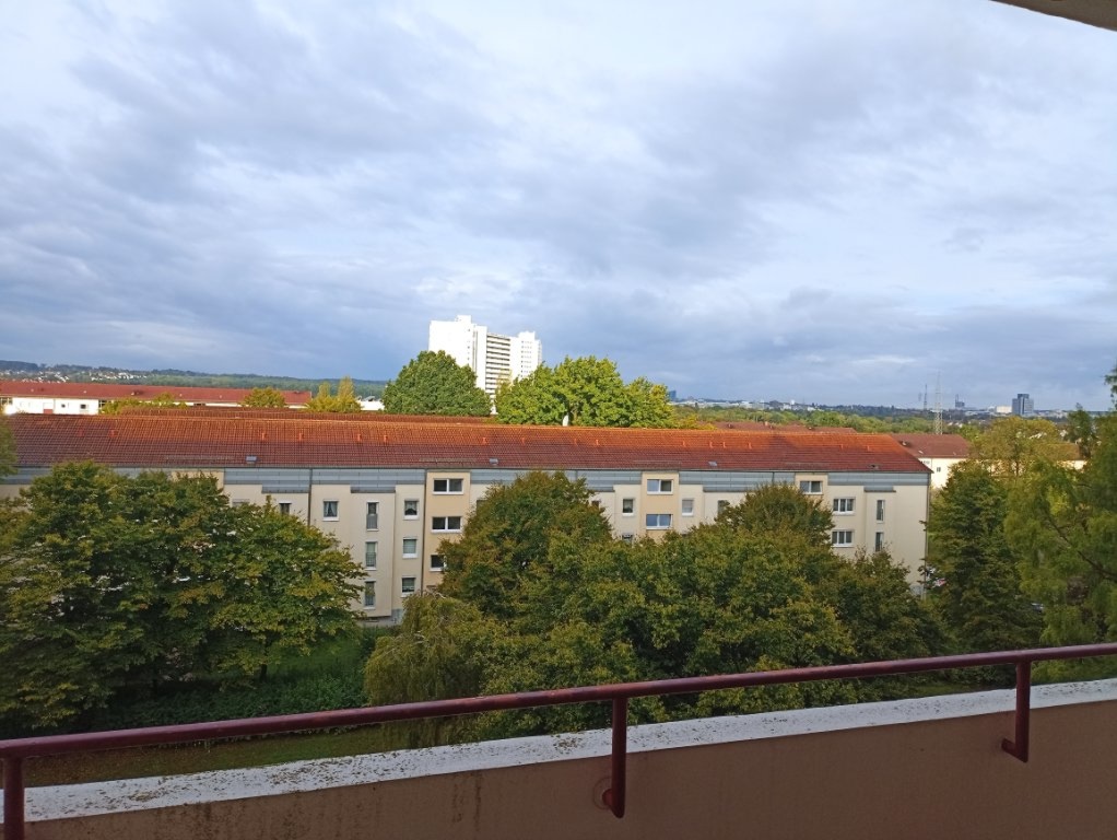 Ruhige, Möblierte 2-Zimmer-Wohnung mit Balkon und neue EBK in Europaplatz / Fasanenhof, Stuttgart. -AUF ZEIT!- – Europaplatz 4, 70565 Stuttgart Fasanenhof – Vorschaubild 2