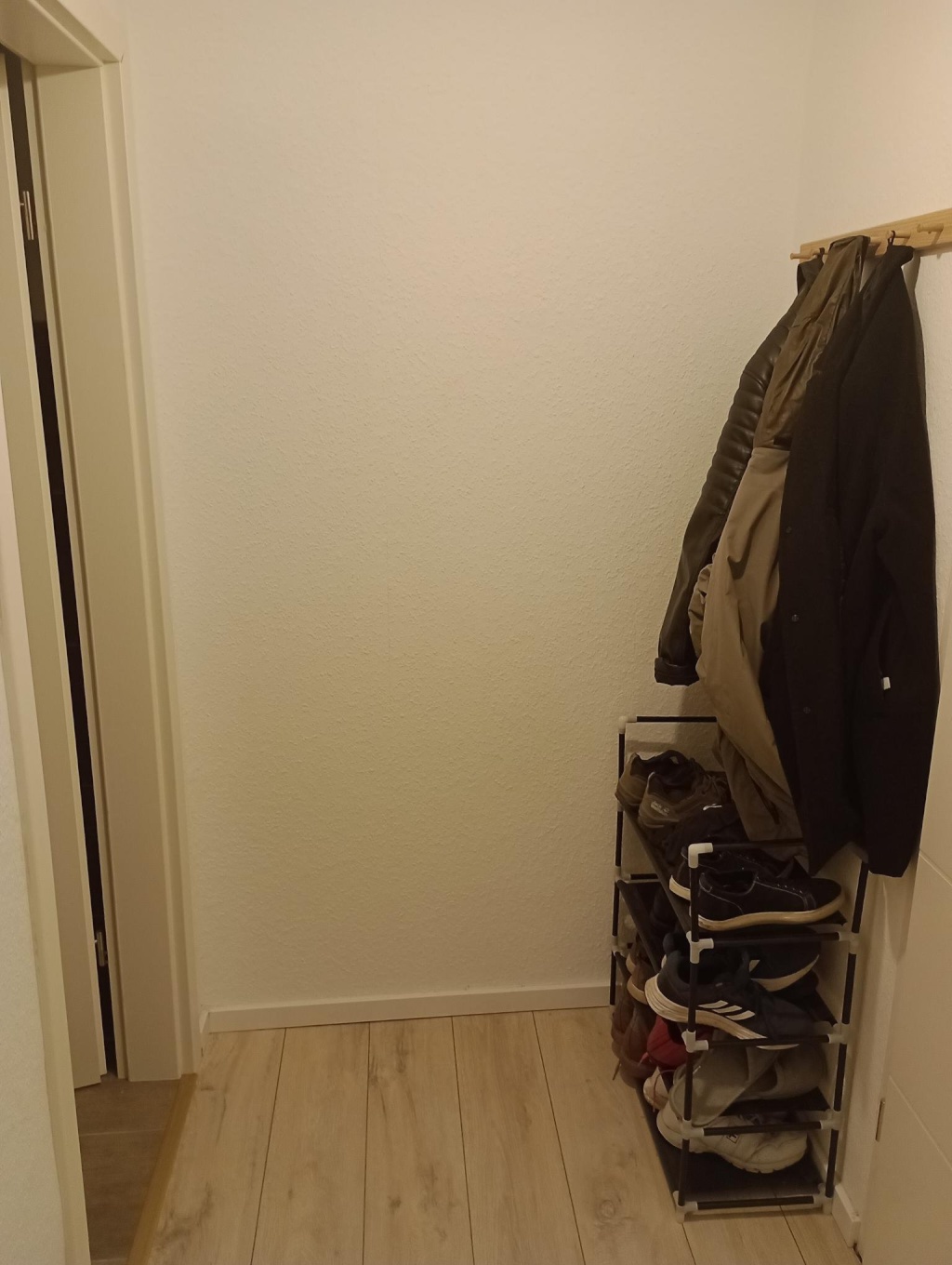 Bitte vernünftig LESEN!! Untermieter für möblierte 1,5 Zimmer-Wohnung gesucht - Nur 5 Min zum Hbf entfernt! – 40227 Düsseldorf Oberbilk – Vorschaubild 3