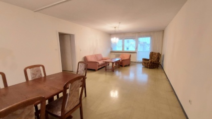 Ad image: teilmöblierte Wohnung, 72 m2  in Mehrfamilienhaus, Baujahr 1972, befristet bis 01.08.2023 wegen anschließender Sanierung zu vermieten, auch an WG