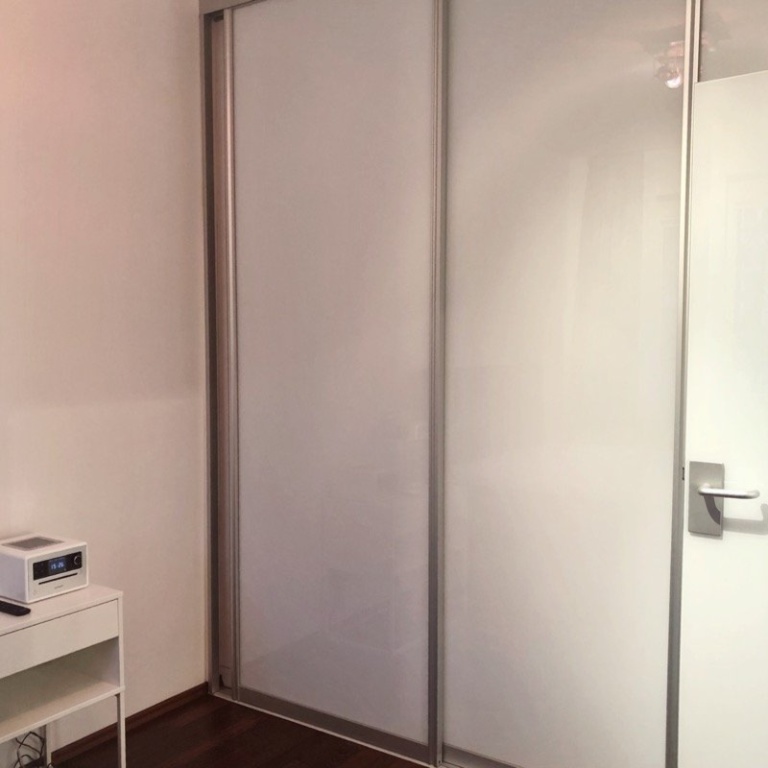 Flat Schöneberg Courbièrestraße 7 - Einbauschrank im Schlafzimmer