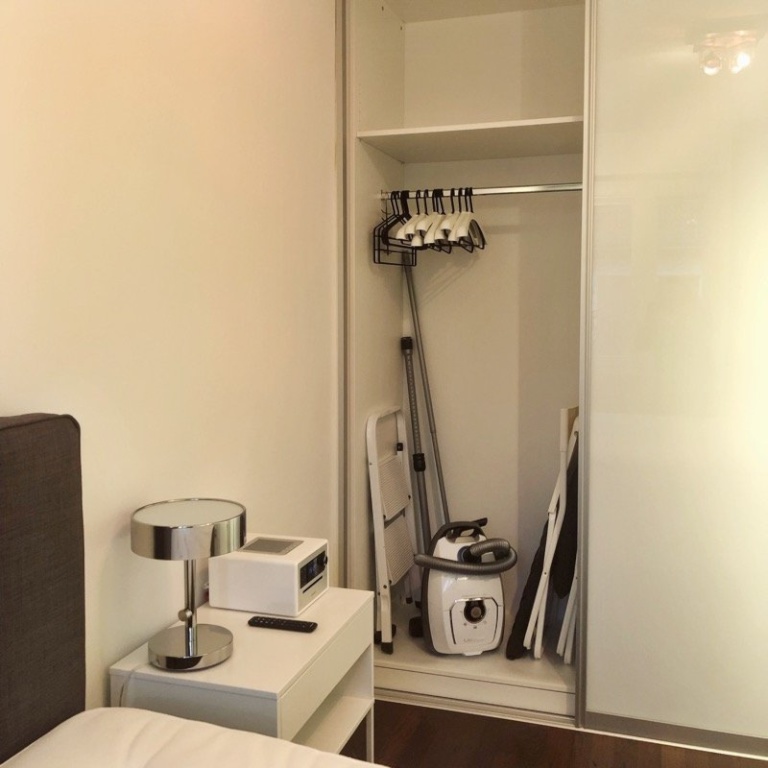 Flat Schöneberg Courbièrestraße 7 - Blick hinter eine Schranktüre