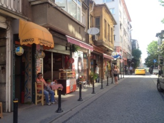Imagen del anuncio: gemütliches mobiliertes Zimmer in einer 2er WG im Zentrum von Kadiköy