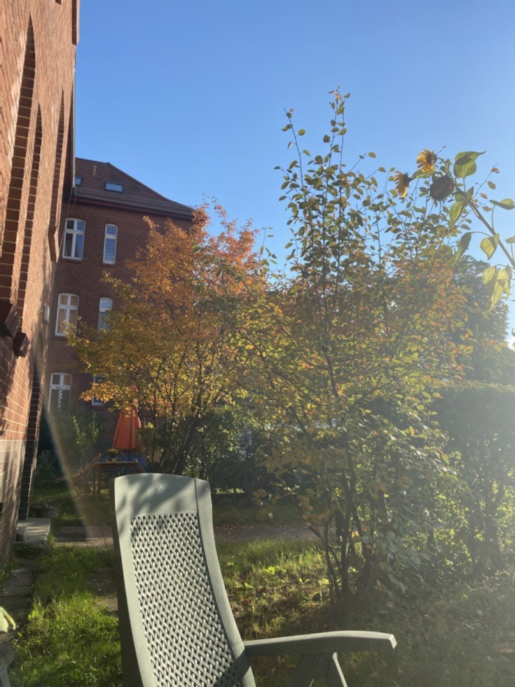 Großes Zimmer in freundlicher 5er WG zur Zwischenmiete