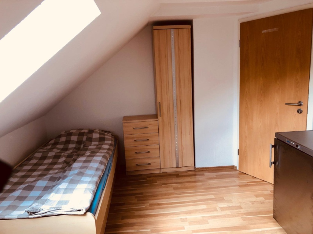 Habitación en WG J/ /Allach Wilhelm-Zwölfer-Str. 23 - Panorama-Studio 1