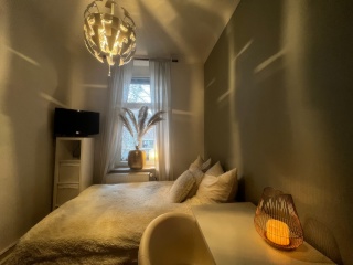 Imagen del anuncio: ✨wunderschönes Altbauzimmer im Herzen von Köln Nippes✨ möbliertes Zimmer zur Untermiete ab dem 1.1.2027 an Pendler zu vermieten