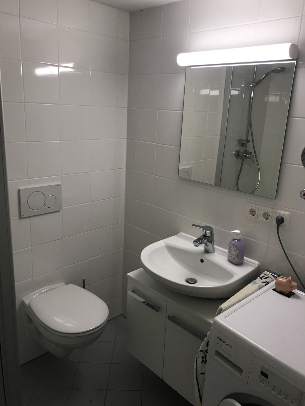 Helle, Sonnige 1-Zimmer-Wohnung im Uni-Viertel / Bright Sunny 1-Room-Flat im Herzen von München Helle, Sonnige 1-Zimmer-Wohnung im Uni-Viertel / Bright Sunny 1-Room-Flat in the Heart of Munich – 80801 München Maxvorstadt – Vorschaubild 9
