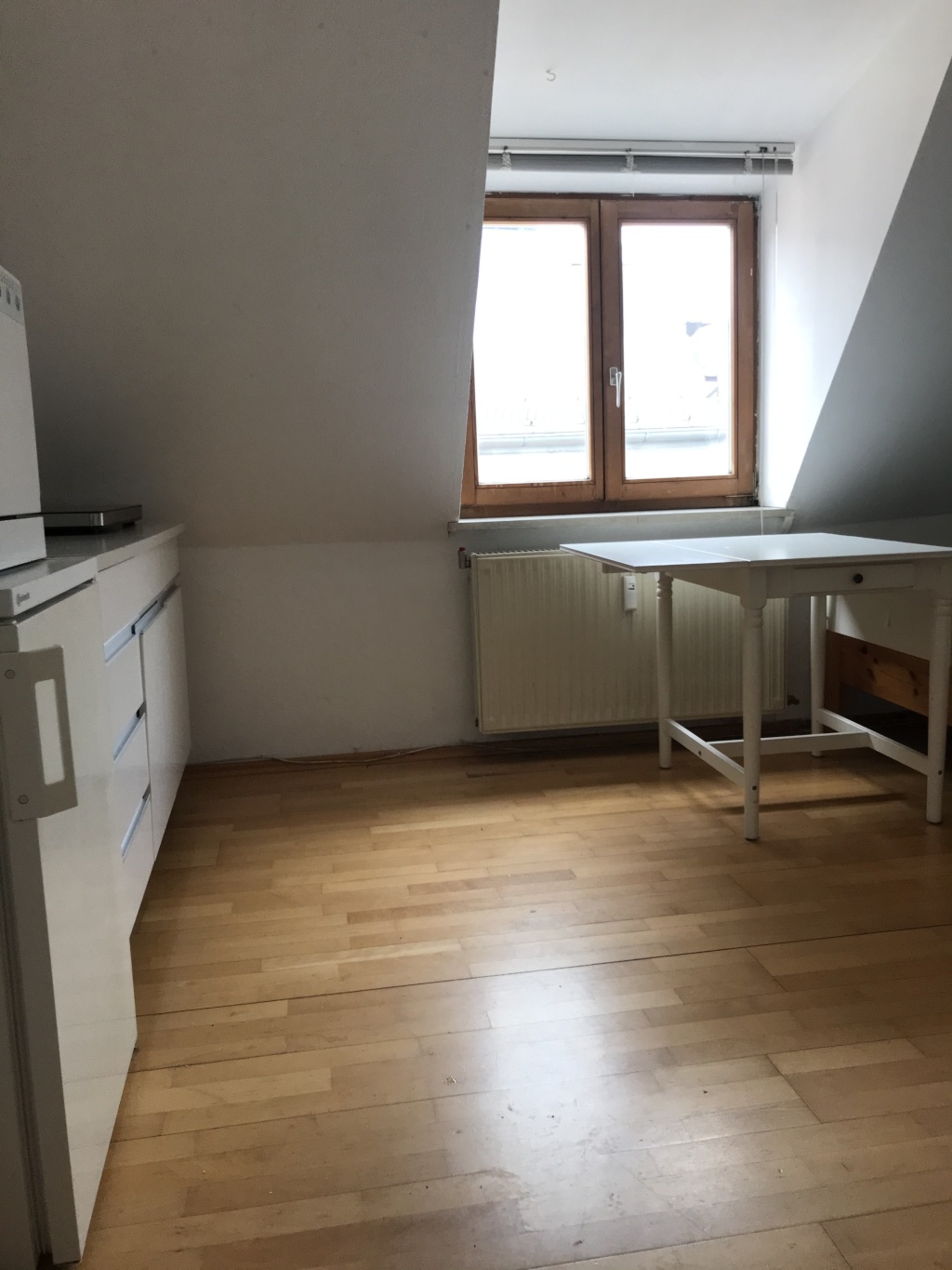 Helle, Sonnige 1-Zimmer-Wohnung im Uni-Viertel / Bright Sunny 1-Room-Flat im Herzen von München Helle, Sonnige 1-Zimmer-Wohnung im Uni-Viertel / Bright Sunny 1-Room-Flat in the Heart of Munich – 80801 München Maxvorstadt – Vorschaubild 12